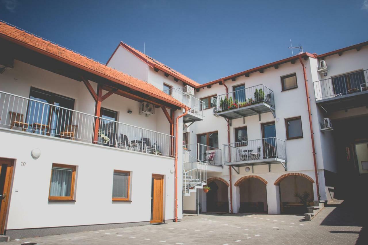 Apartman Rezidence 米库洛夫 外观 照片